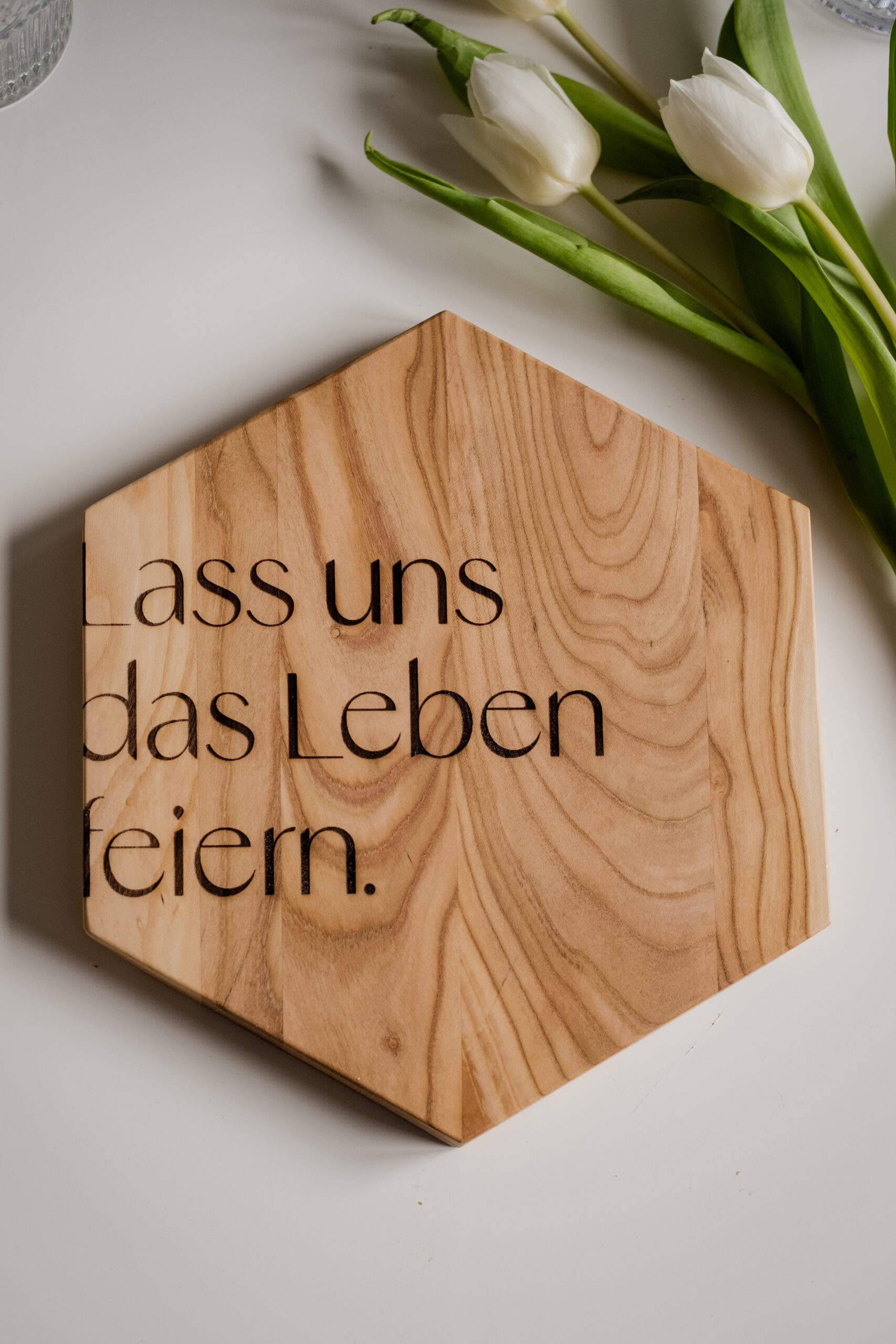 Holzbrett Lass uns das Leben feiern – Bild 3